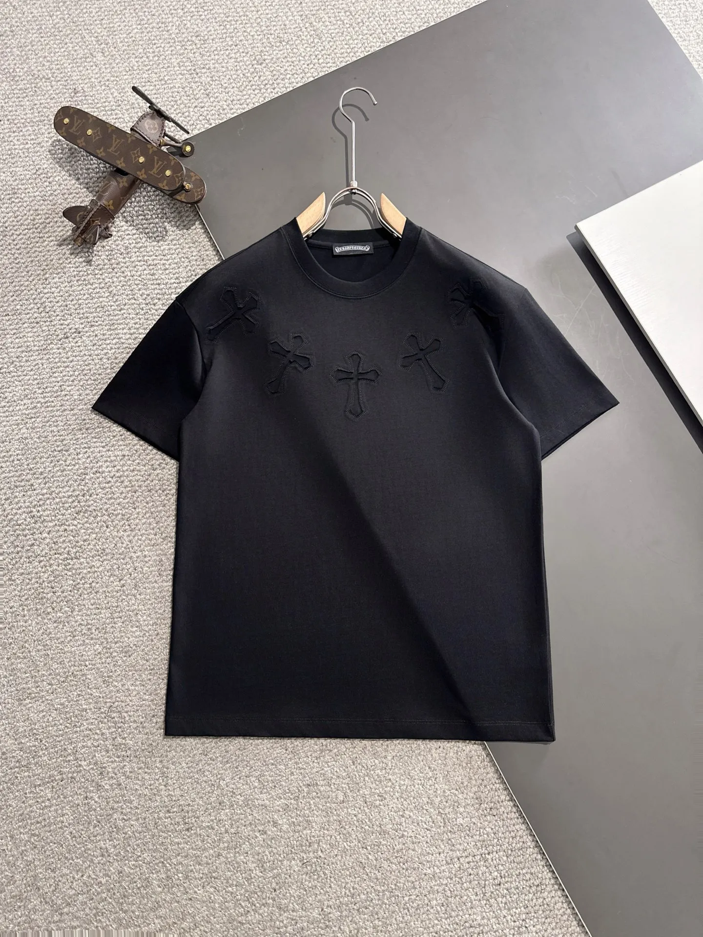 🅿️260 Croxin 2꯭0꯭2꯭5 new spring and summer models ❤️ Original ⌚️ high version The fabric is made of 280 grams of high-density pure cotton. No deformation or shrinkage. Process introduction: double thread movement, washing + front and rear precision 10,000-needle imported machine embroidery SIZE: M to 4XL